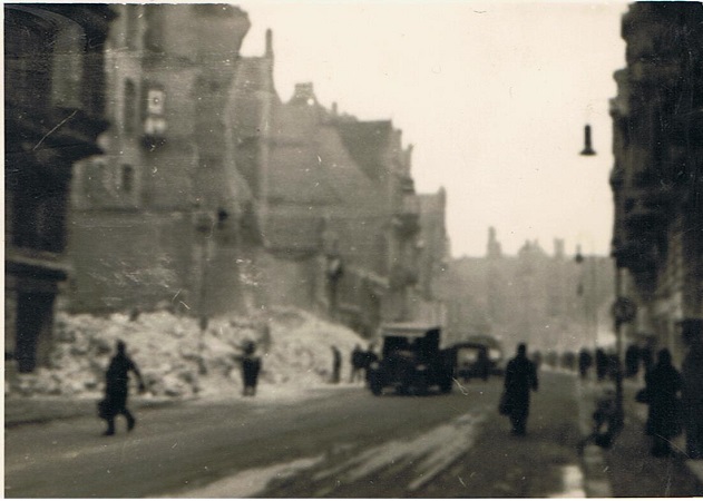 4 photos Berlin after bombardement November 1943 #2 - Image 3