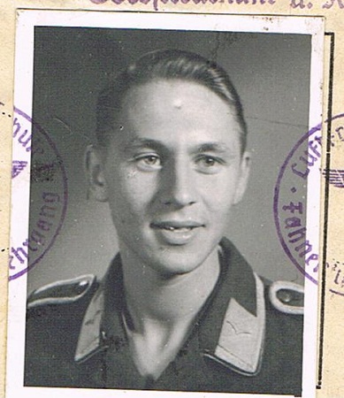 Group pilot Fahnenjunker pilot Zerstörer Geschwader ZG1 1944 - Image 7