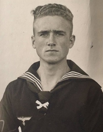 File Oberleutnant mine sweeper Luftwaffe naval recco. observer - Image 2