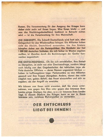 AgG 55d Ein Alliierter Offizier spricht.. 1945 - Image 2