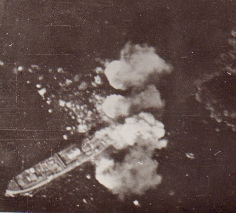 Luftwaffe aerial photo bombed ship Sewastopol Black Sea - Image 3