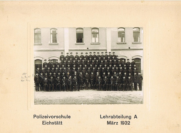 Large group photo Polizei Vorschule Eichstätt 1932
