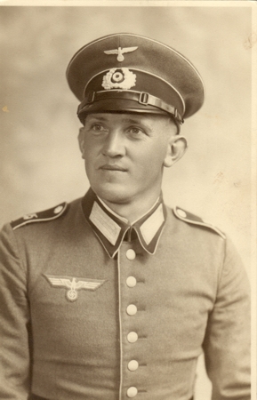 Studio photo soldier Wehrmacht parade uniform
