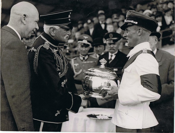 Press photo Heeres Jagdrennen Karlshorst 1938 Von Mackensen
