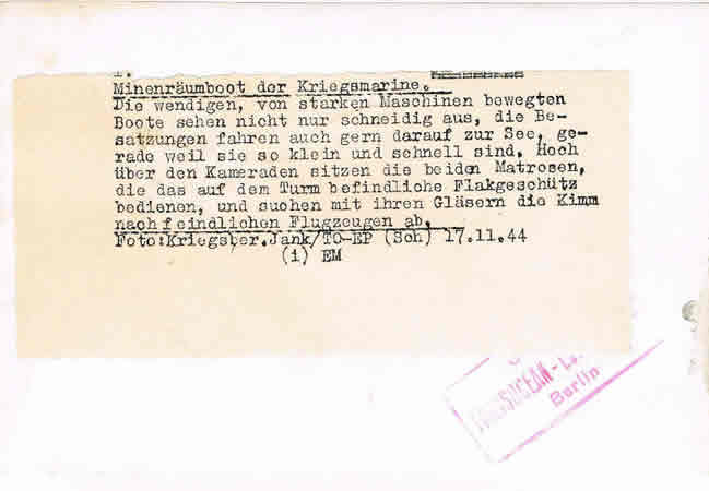 Press photo Kriegsmarine Flak crew on mine sweeper 1944 - Image 2