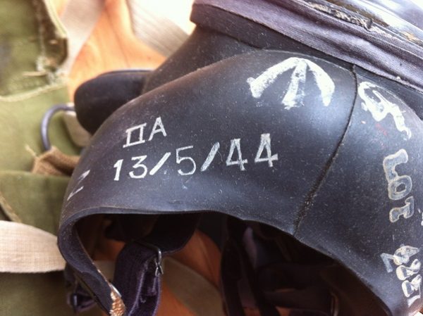 Lightweight MKII gasmask with bag 1944 - Image 4
