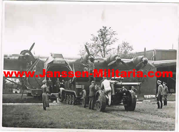 Press photo loading Messerschmitt Me323 Gigant Africa Corps