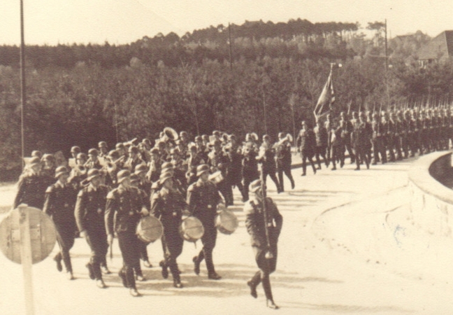 Lot 4 large photos Luftwaffe ceremony musicians flag etc. - Image 4
