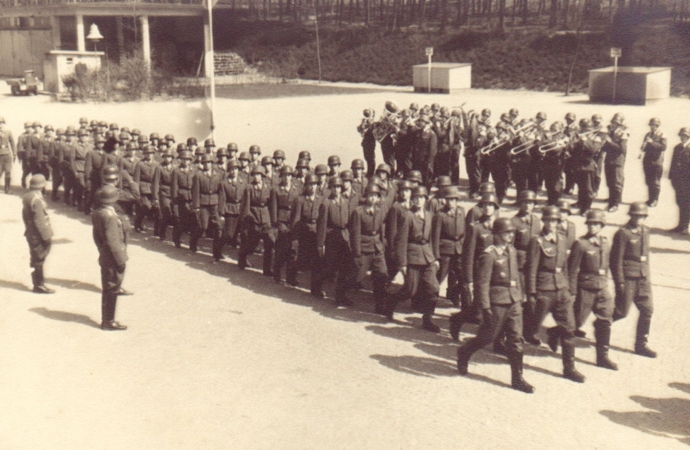 Lot 4 large photos Luftwaffe ceremony musicians flag etc. - Image 5