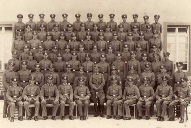 Large group photo 7.Kraftfahr-Abteilung München - Image 2