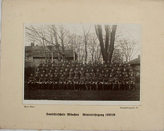 Large group photo Sanitätsschule München 1939 Wehrmacht