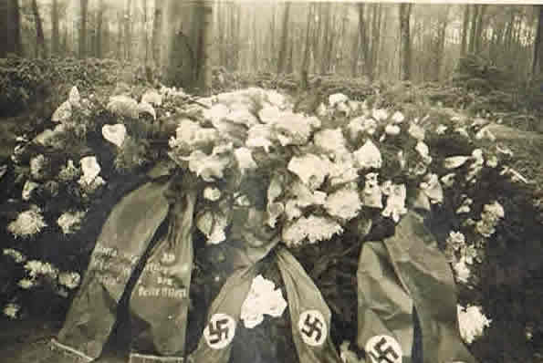 Photo album Luftwaffe NCO (board?) mechanic planes - Image 5