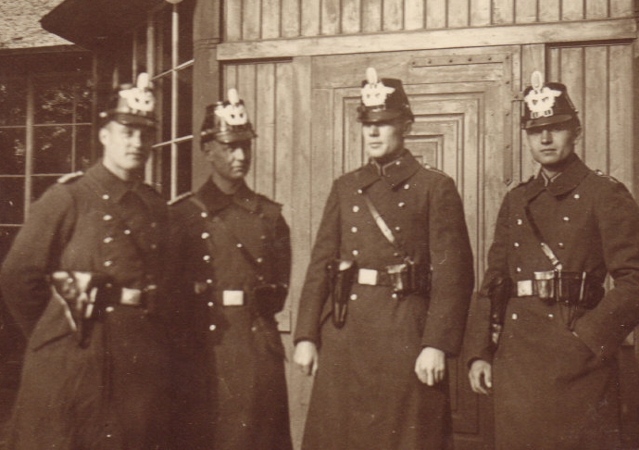 Lot 19 photos Schutzpolizei unit - Image 3