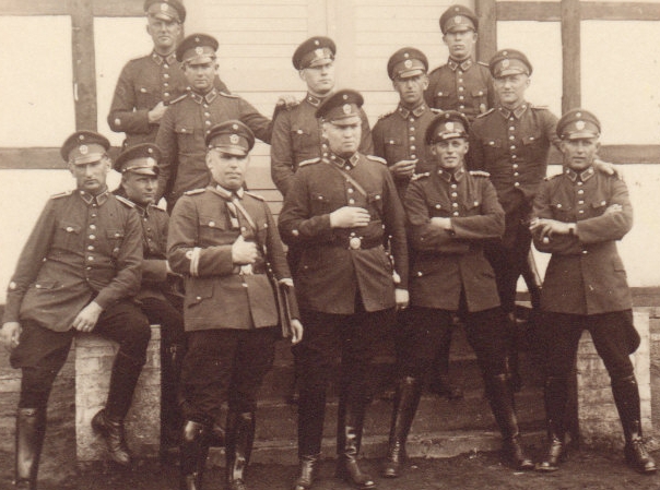 Lot 19 photos Schutzpolizei unit - Image 4