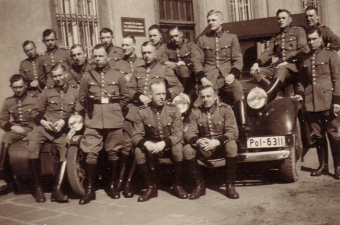 Lot 19 photos Schutzpolizei unit - Image 6