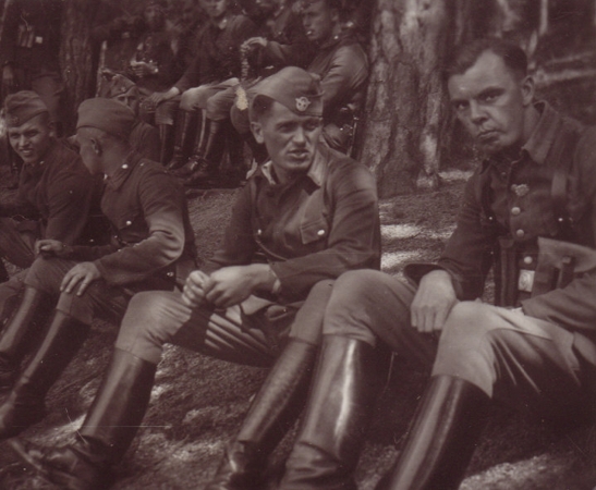 Lot 19 photos Schutzpolizei unit - Image 7