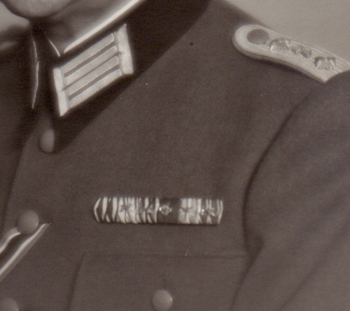 Large portrait Leutnant IR7 46.ID with large ribbon bar - Image 2