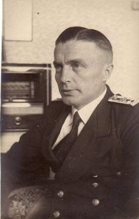 Postcard photo Stabsfeldwebel Kriegsmarine Dunkirk France 1942
