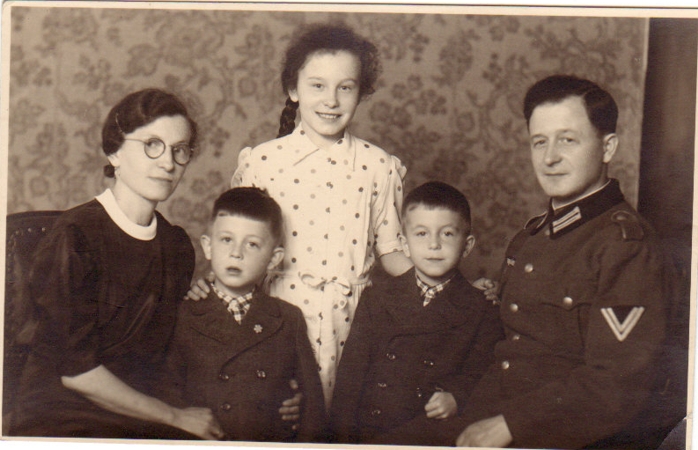 Postcard sized family portrait Obergefreiter Wehrmacht Frankfurt