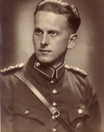 Large portrait policeman Kiel - Image 2