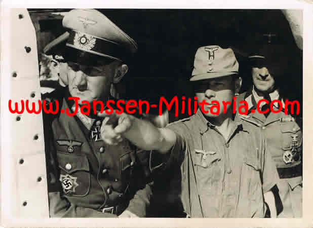 Press photo Knights Cross holder General Wiese France 1944