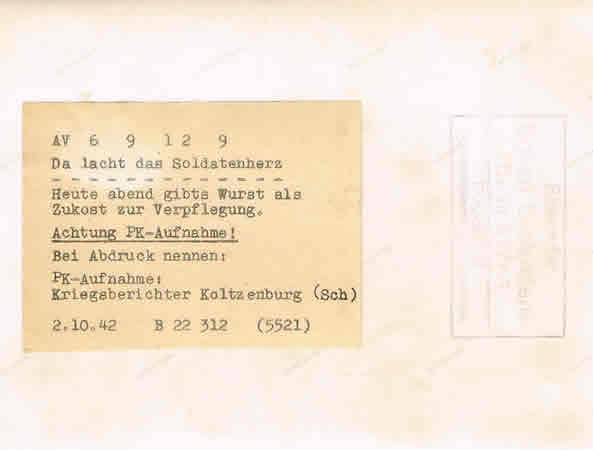 Press photo soldier Wehrmacht with sausages 1942 - Image 2