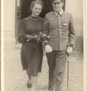 PwedphncomedswaF1