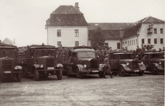 Two photos Wehrmacht vehicles Wilhelmshaven Kassel - Image 2