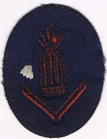 Trade badge smaller vessel gun chief - Image 2