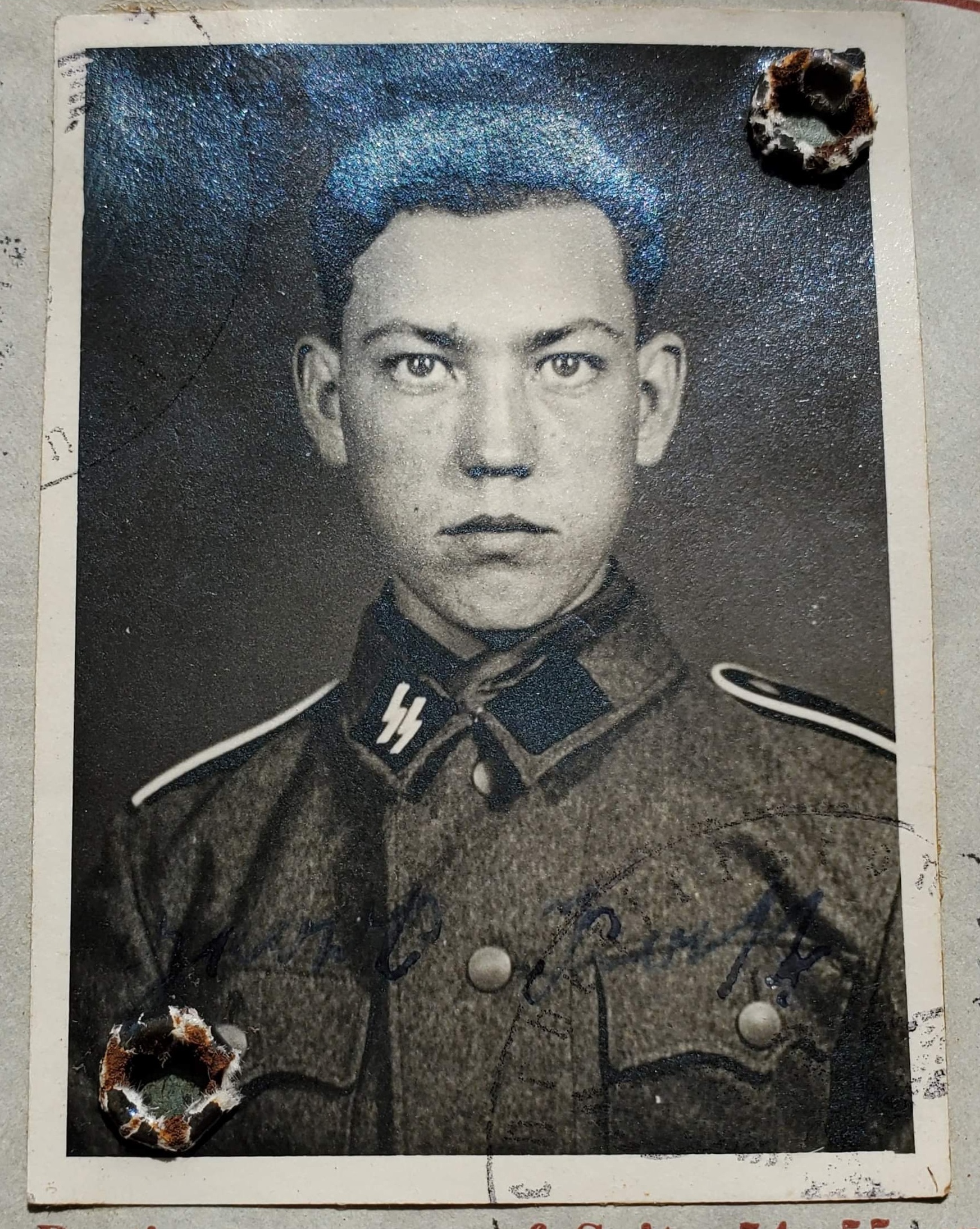 Wehrpass Romanian Waffen-SS volunteer Flak gunner Kommandostab Reichsführer-SS - Image 2