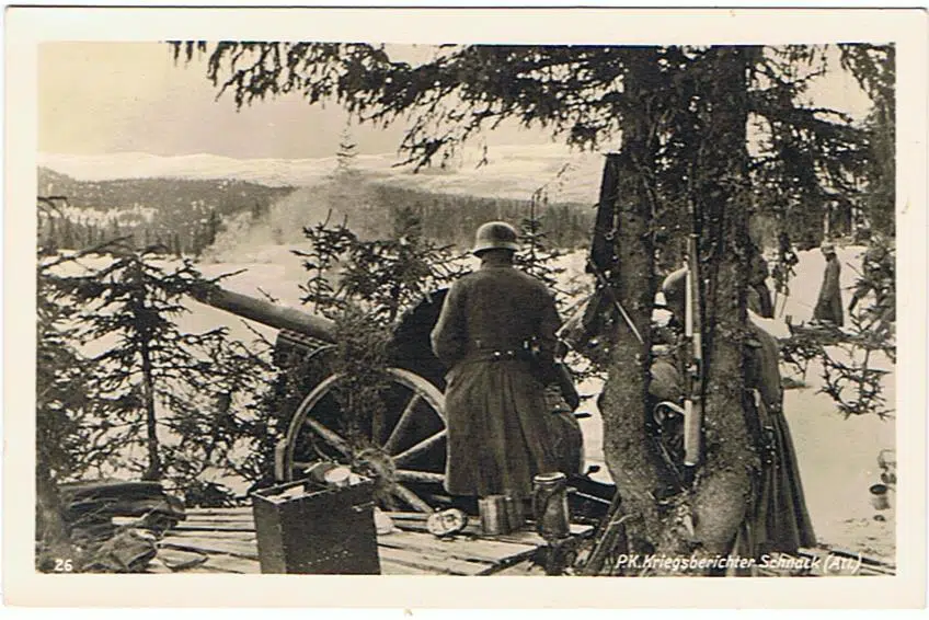 Deutsches Geschütz feuerbereit