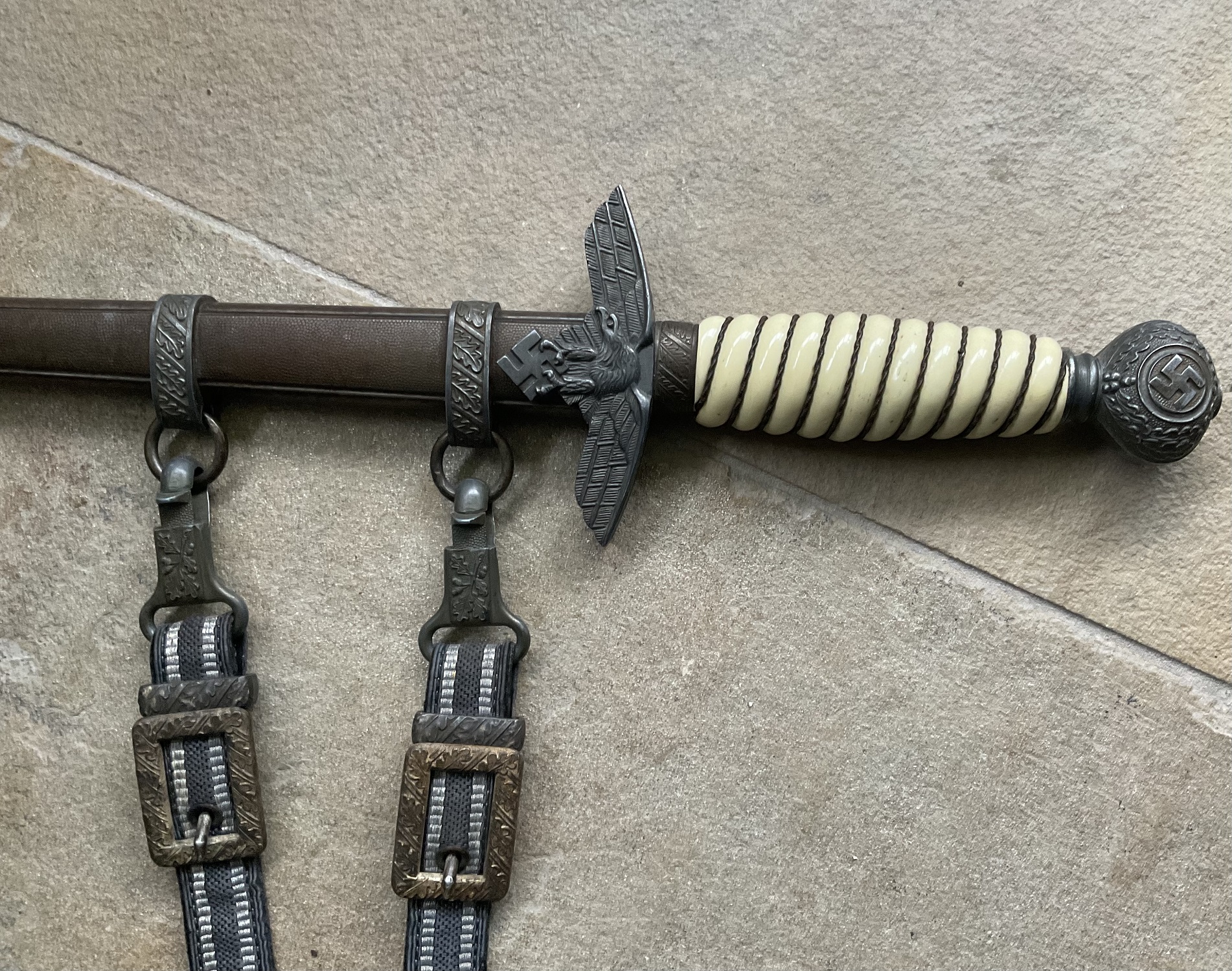 Luftwaffe Fliegerdolch M37 officer's daggar with Assmann hanger - Image 2