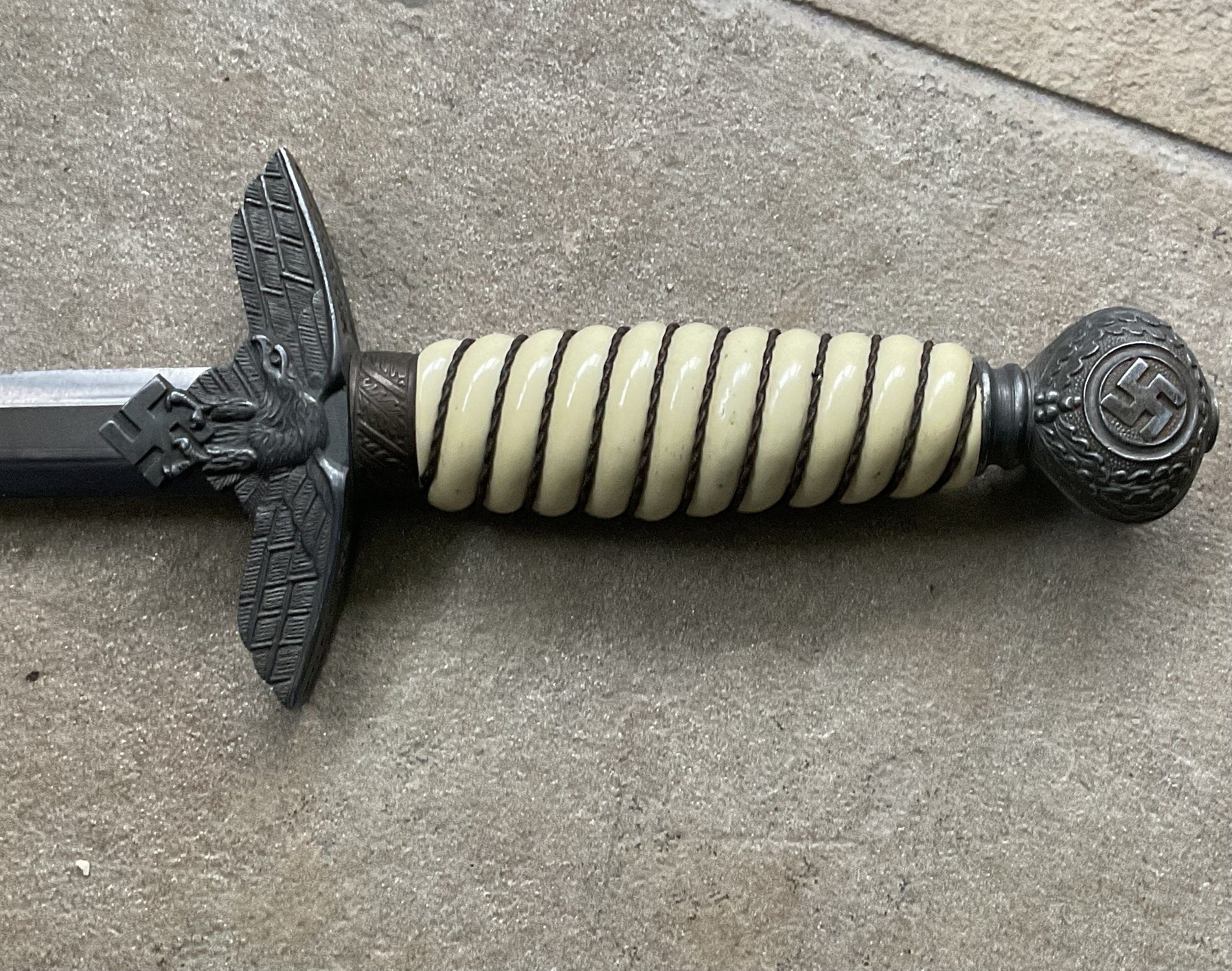 Luftwaffe Fliegerdolch M37 officer's daggar with Assmann hanger - Image 8